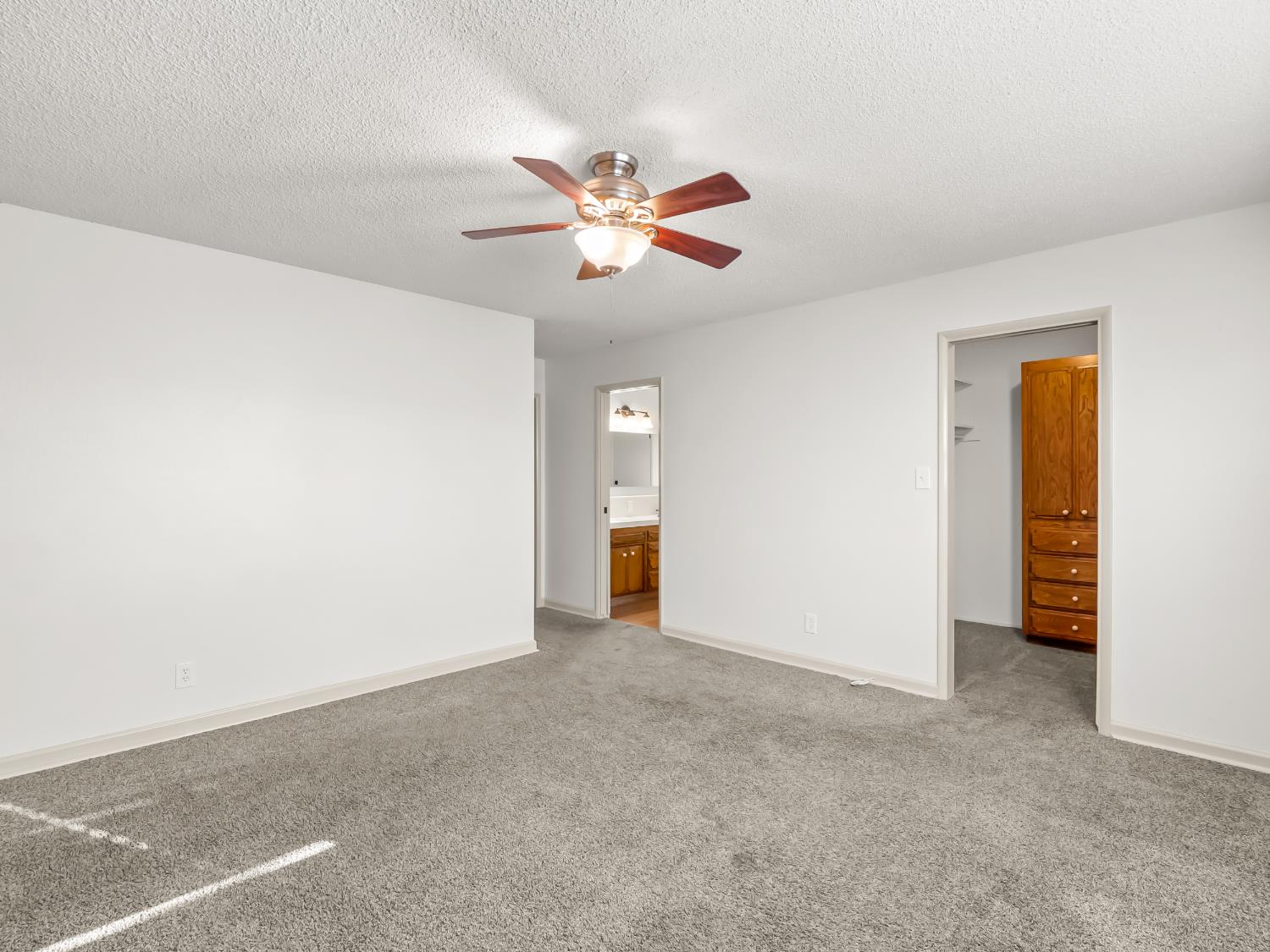 6167 N Millbrook Ave, Fresno, CA 93710