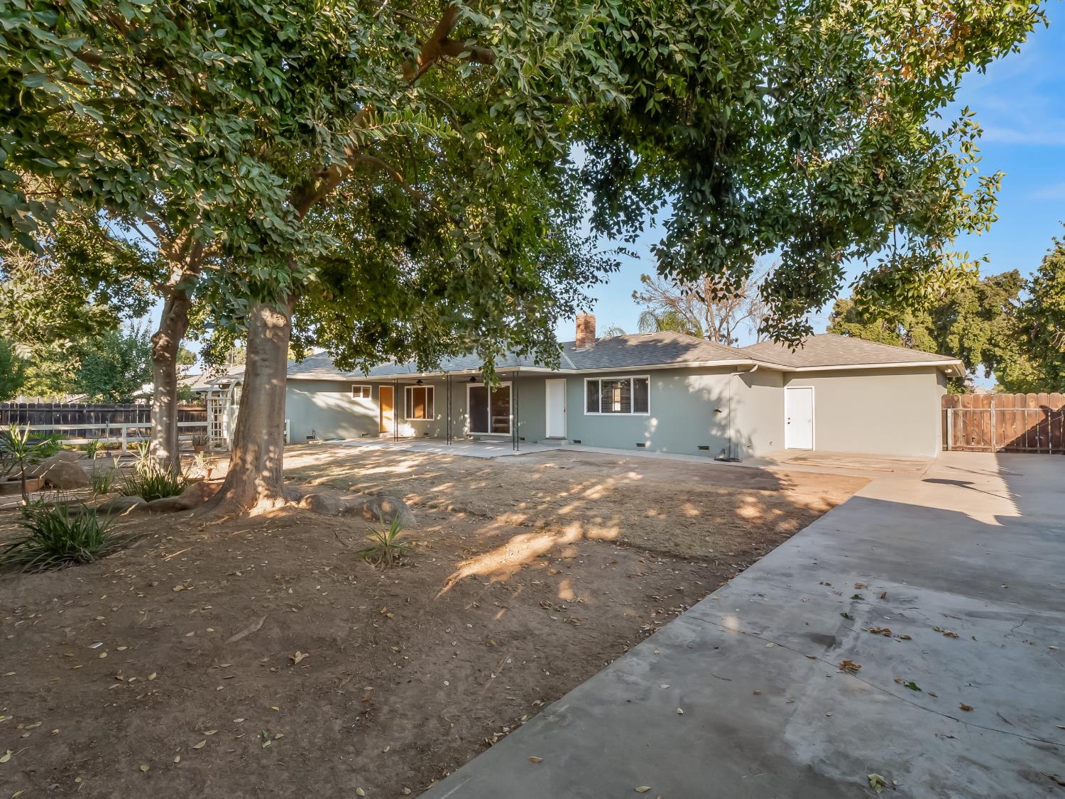 6167 N Millbrook Ave, Fresno, CA 93710