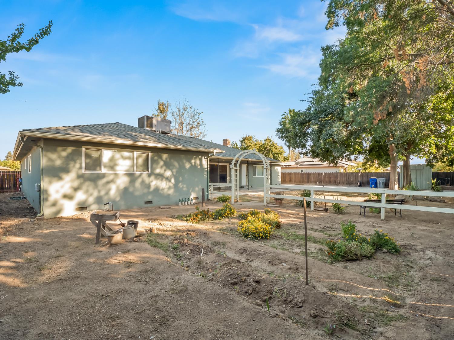 6167 N Millbrook Ave, Fresno, CA 93710