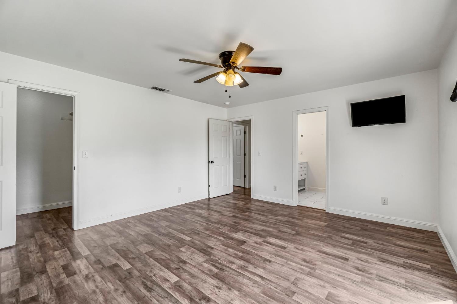 30833 Pennyroyal Ln, Prather, CA 93651