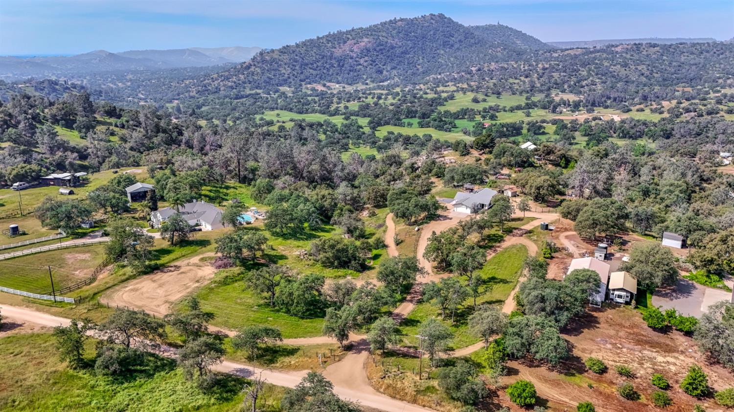 30833 Pennyroyal Ln, Prather, CA 93651