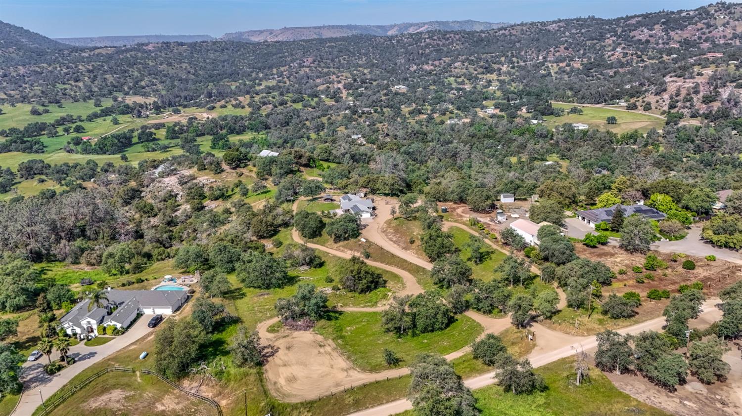 30833 Pennyroyal Ln, Prather, CA 93651