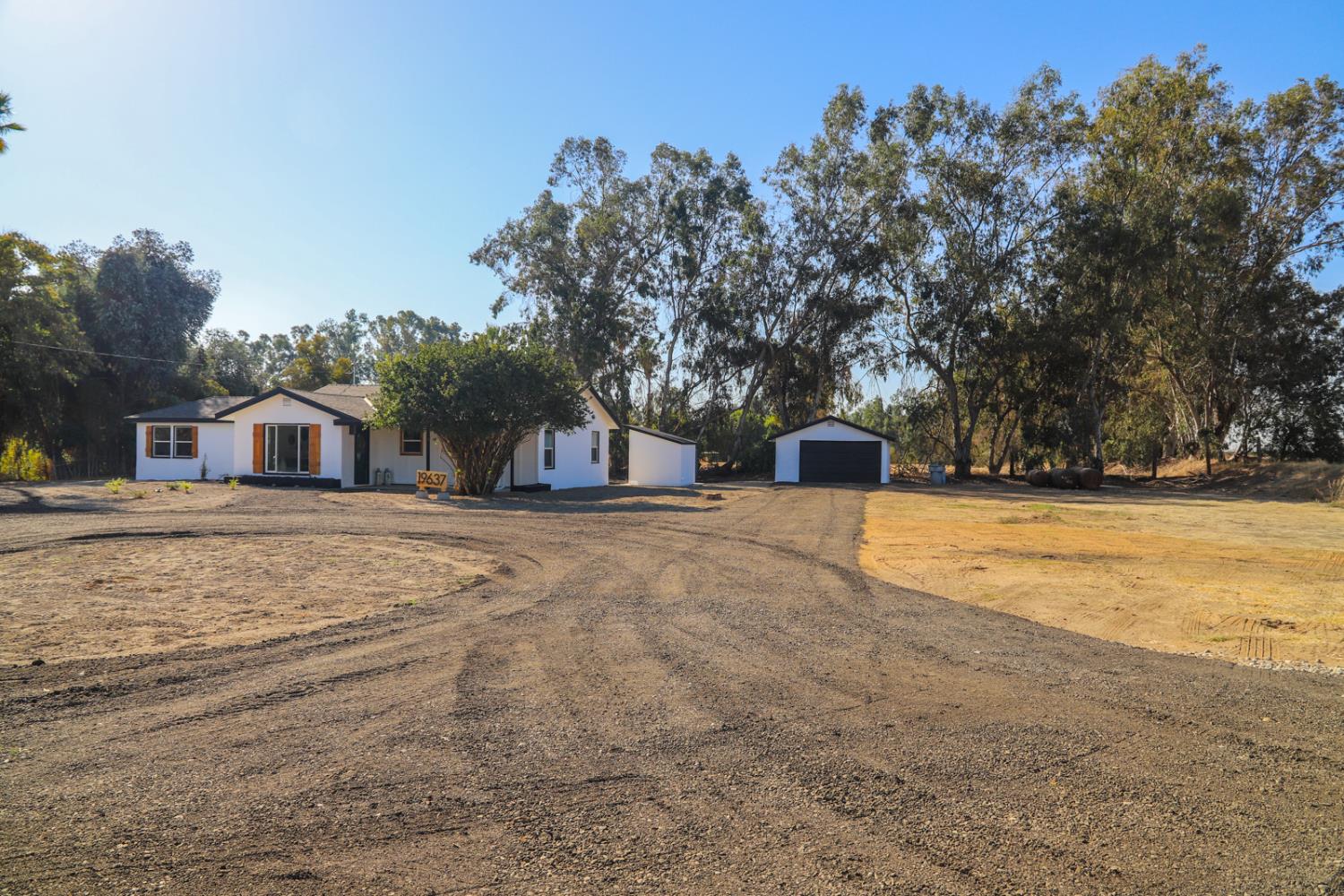 19637 E American Ave, Reedley, CA 93654