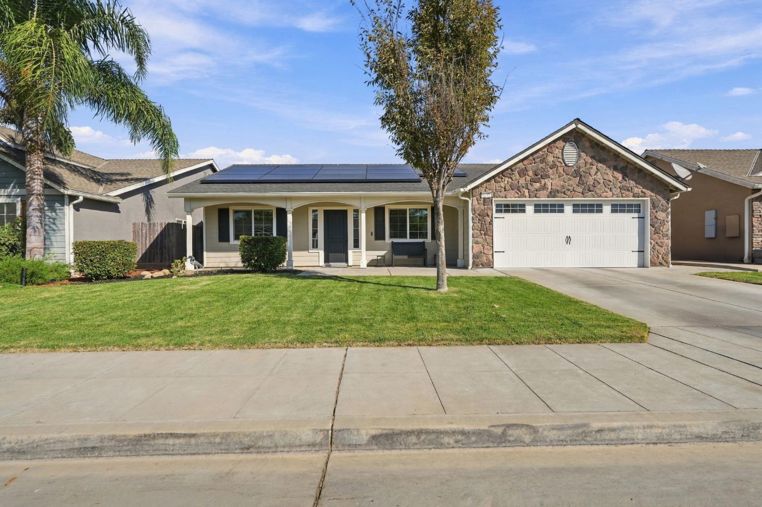 6592 E Orleans Ave, Fresno, CA 93727