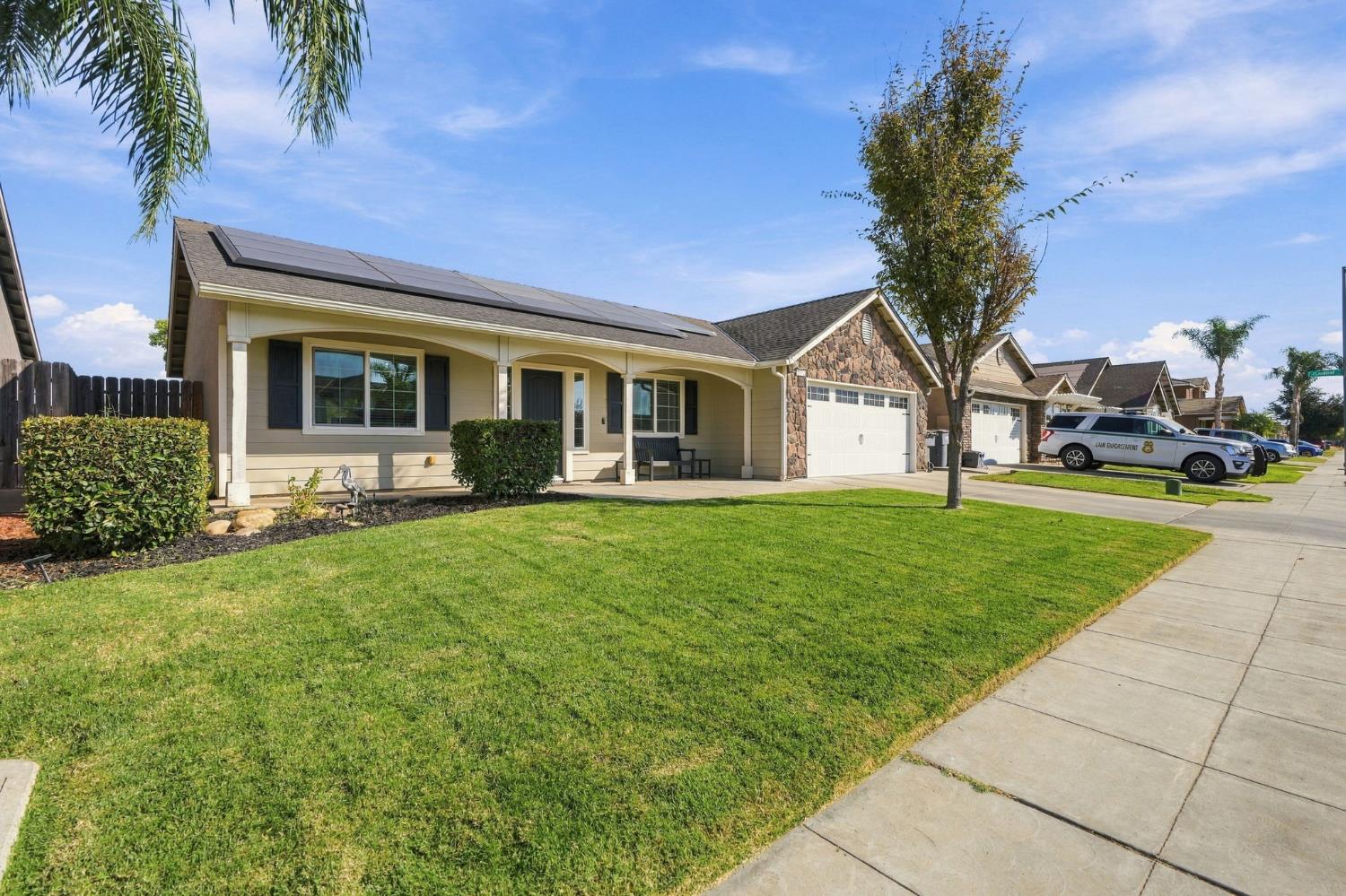 6592 E Orleans Ave, Fresno, CA 93727