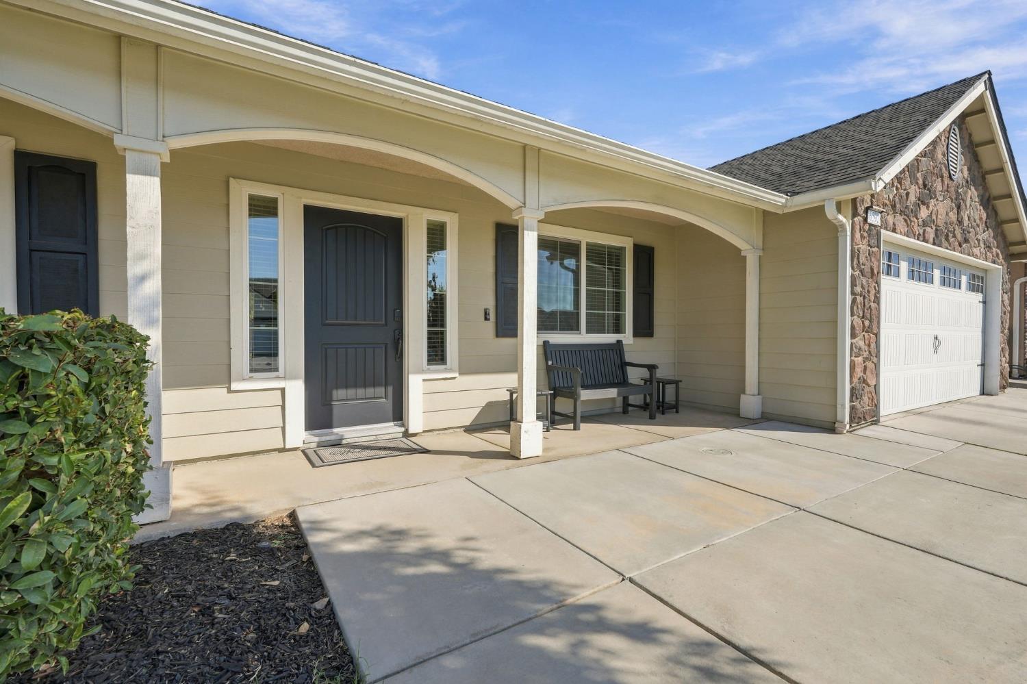 6592 E Orleans Ave, Fresno, CA 93727