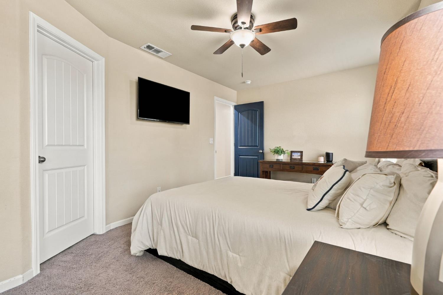 6592 E Orleans Ave, Fresno, CA 93727