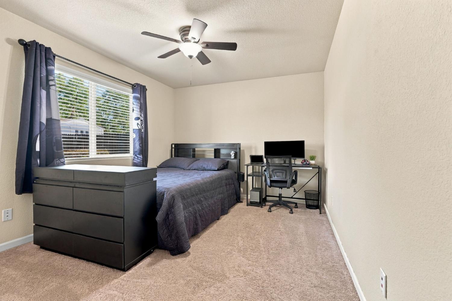6592 E Orleans Ave, Fresno, CA 93727