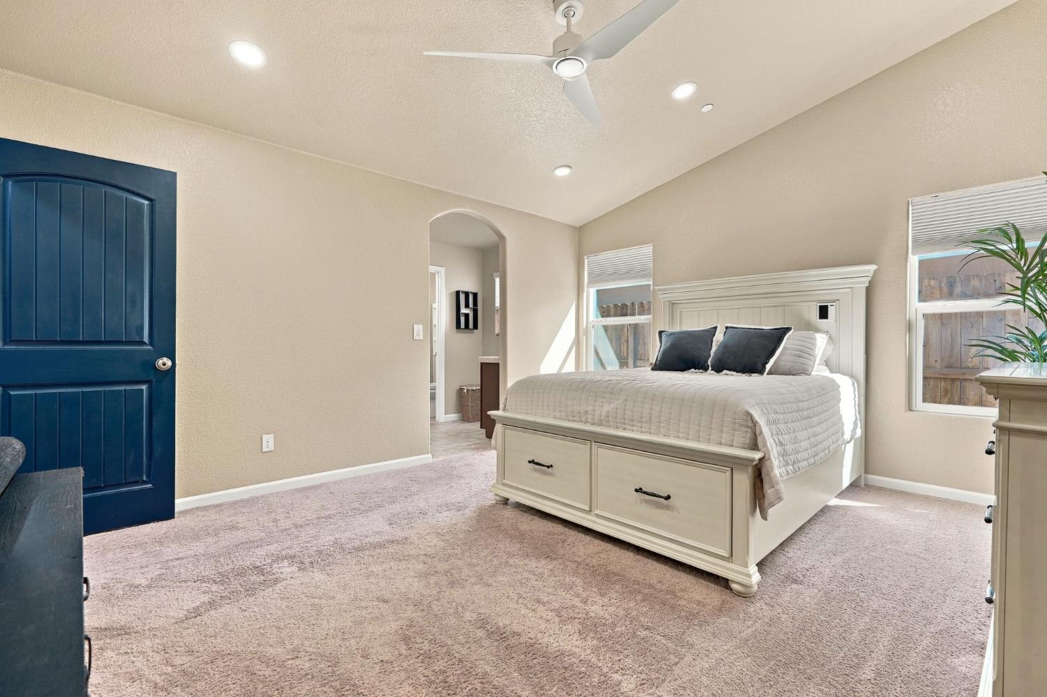 6592 E Orleans Ave, Fresno, CA 93727