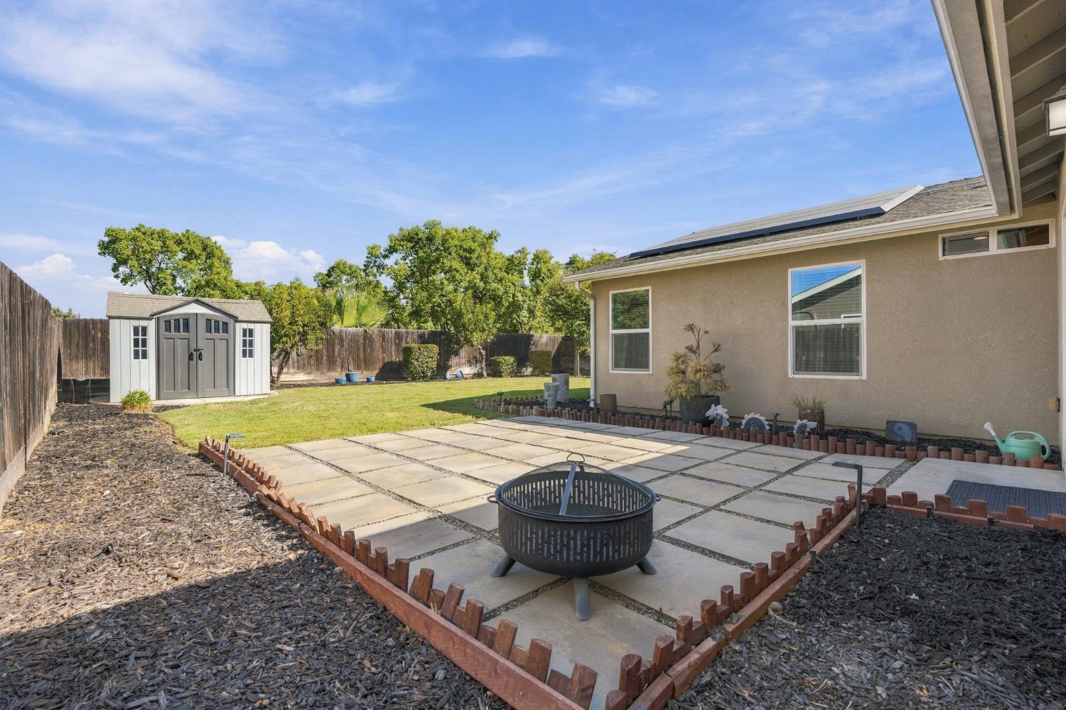 6592 E Orleans Ave, Fresno, CA 93727
