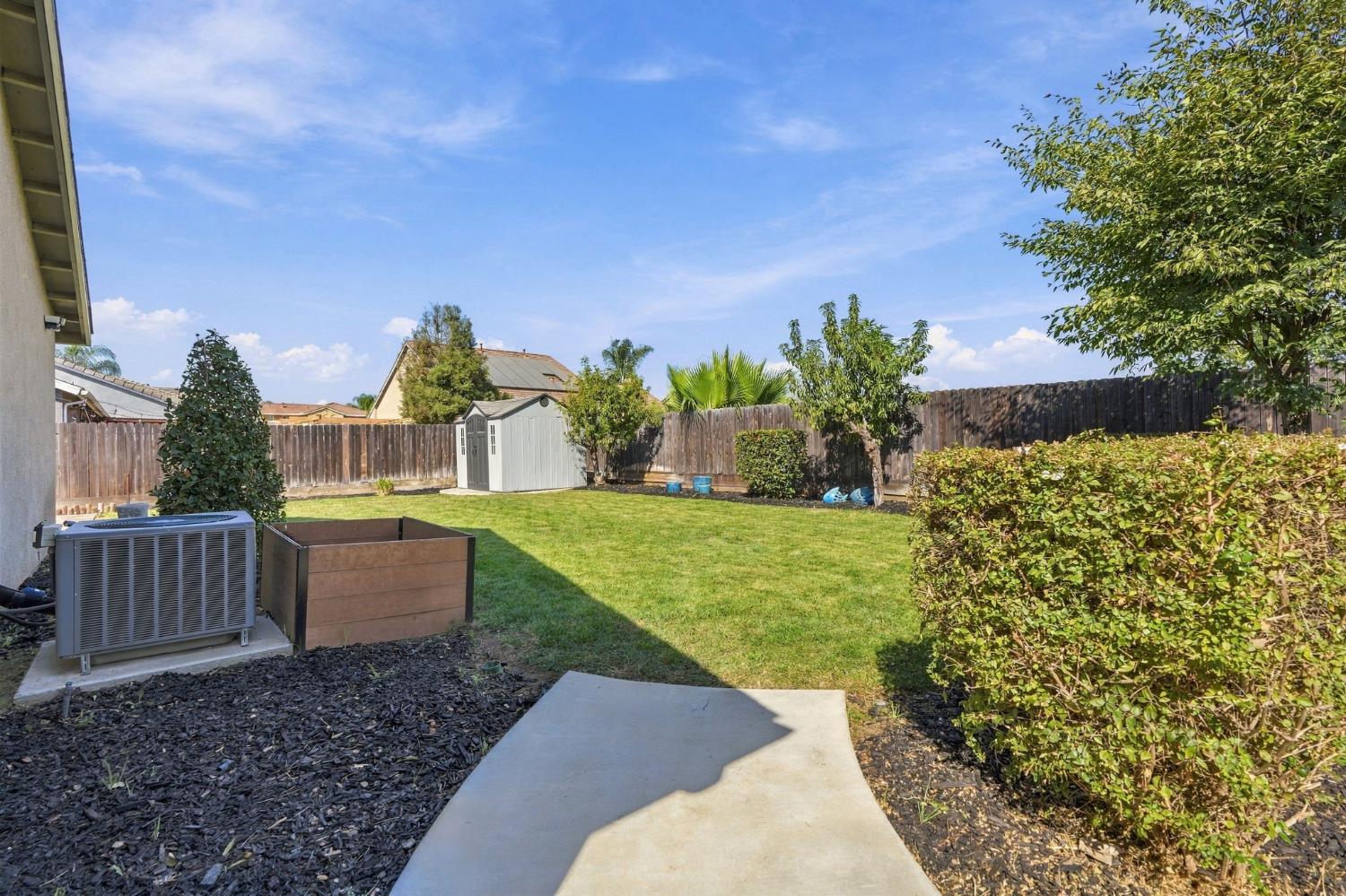 6592 E Orleans Ave, Fresno, CA 93727