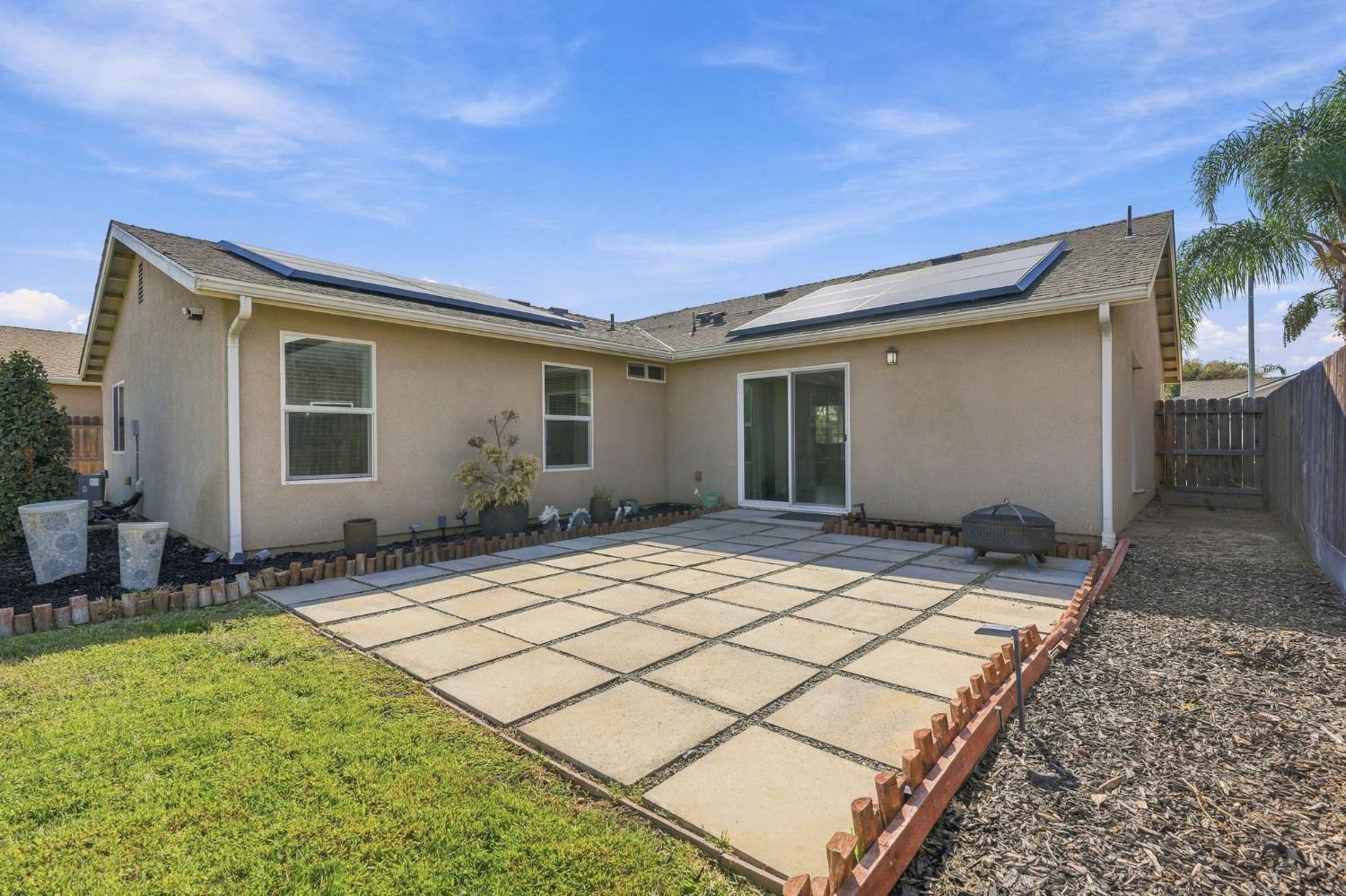 6592 E Orleans Ave, Fresno, CA 93727