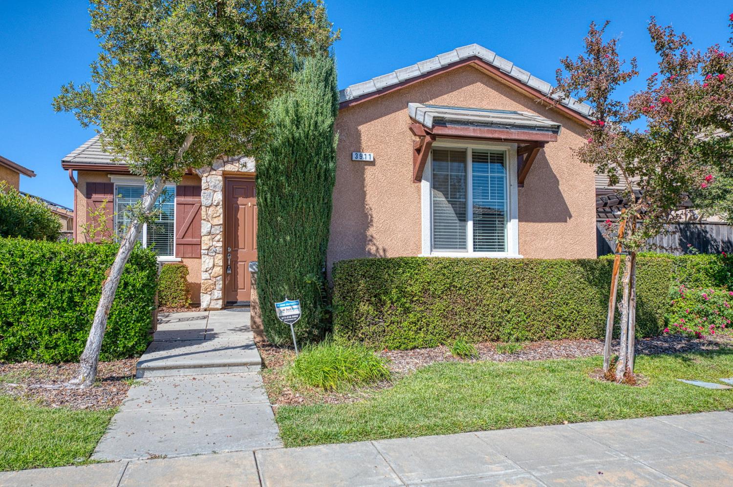 3911 Heritage Ave, Clovis, CA 93619