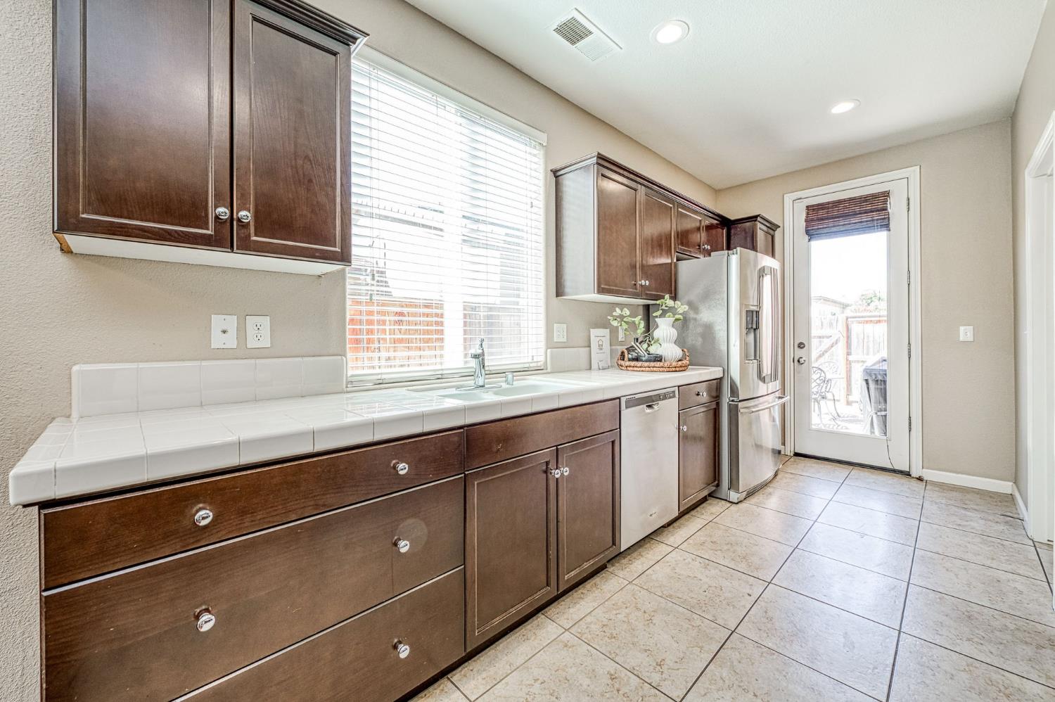 3911 Heritage Ave, Clovis, CA 93619