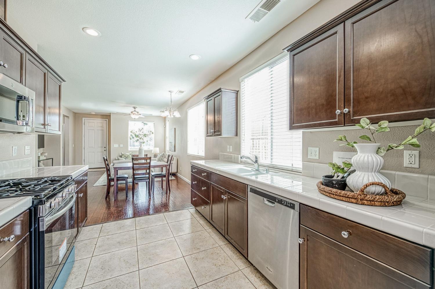 3911 Heritage Ave, Clovis, CA 93619