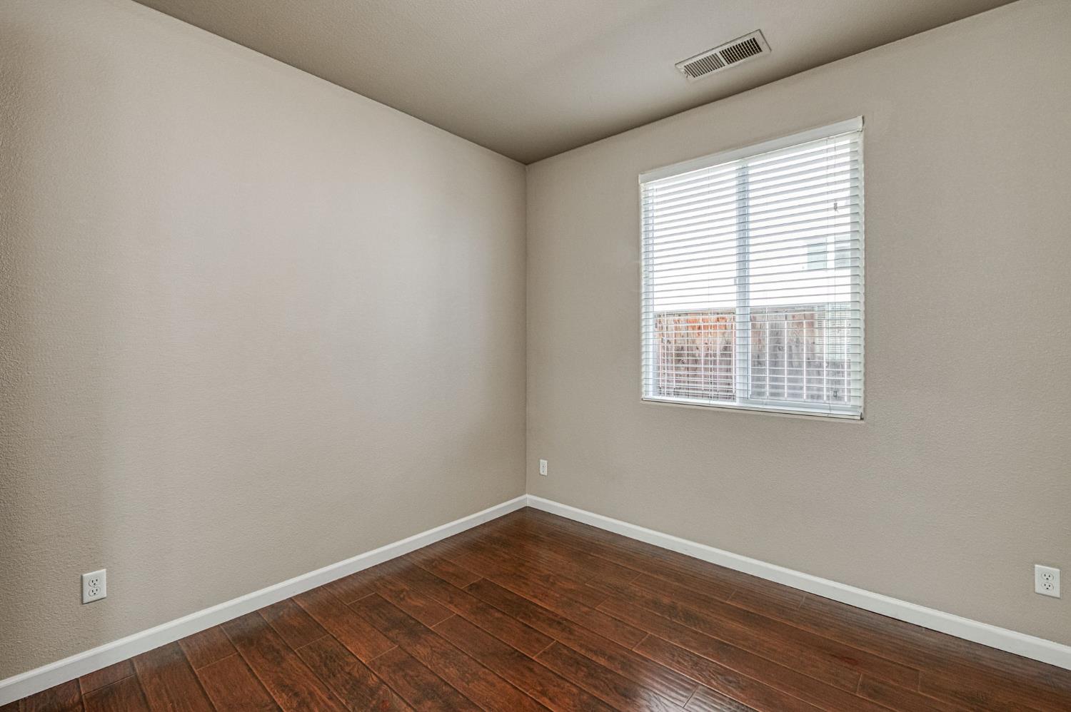 3911 Heritage Ave, Clovis, CA 93619