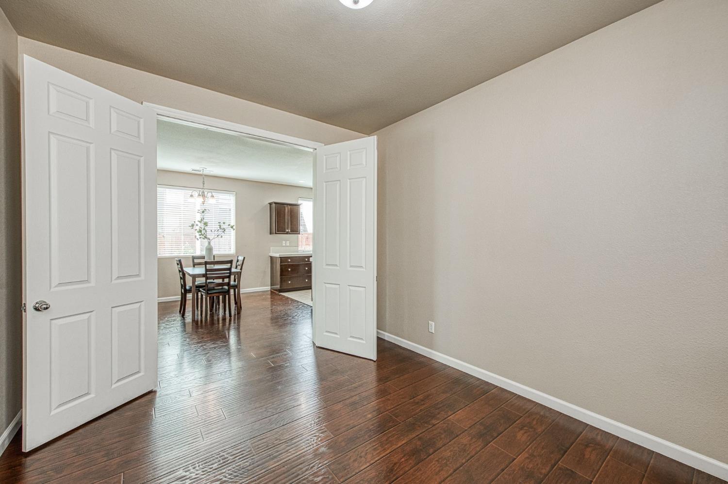 3911 Heritage Ave, Clovis, CA 93619