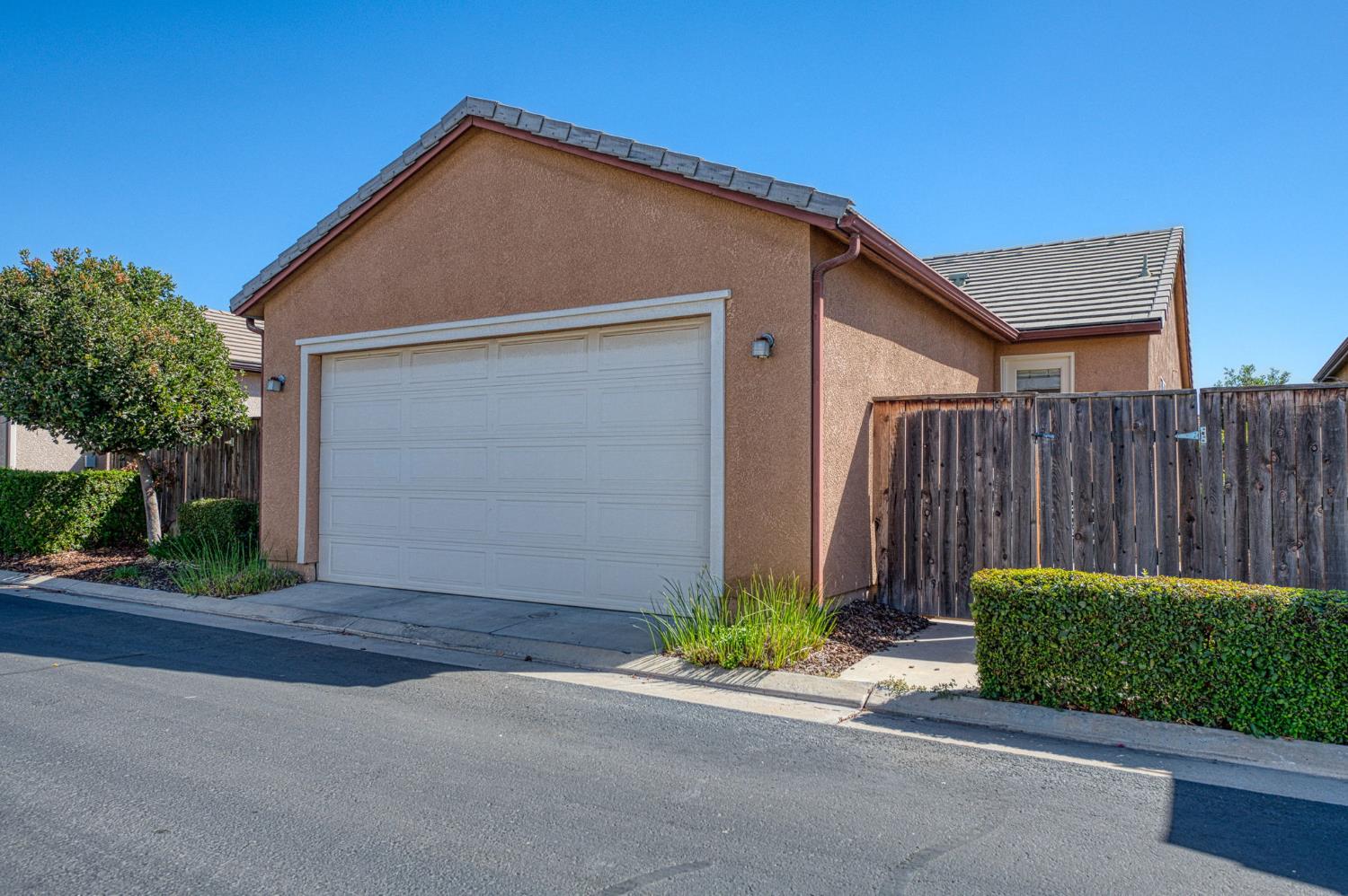 3911 Heritage Ave, Clovis, CA 93619