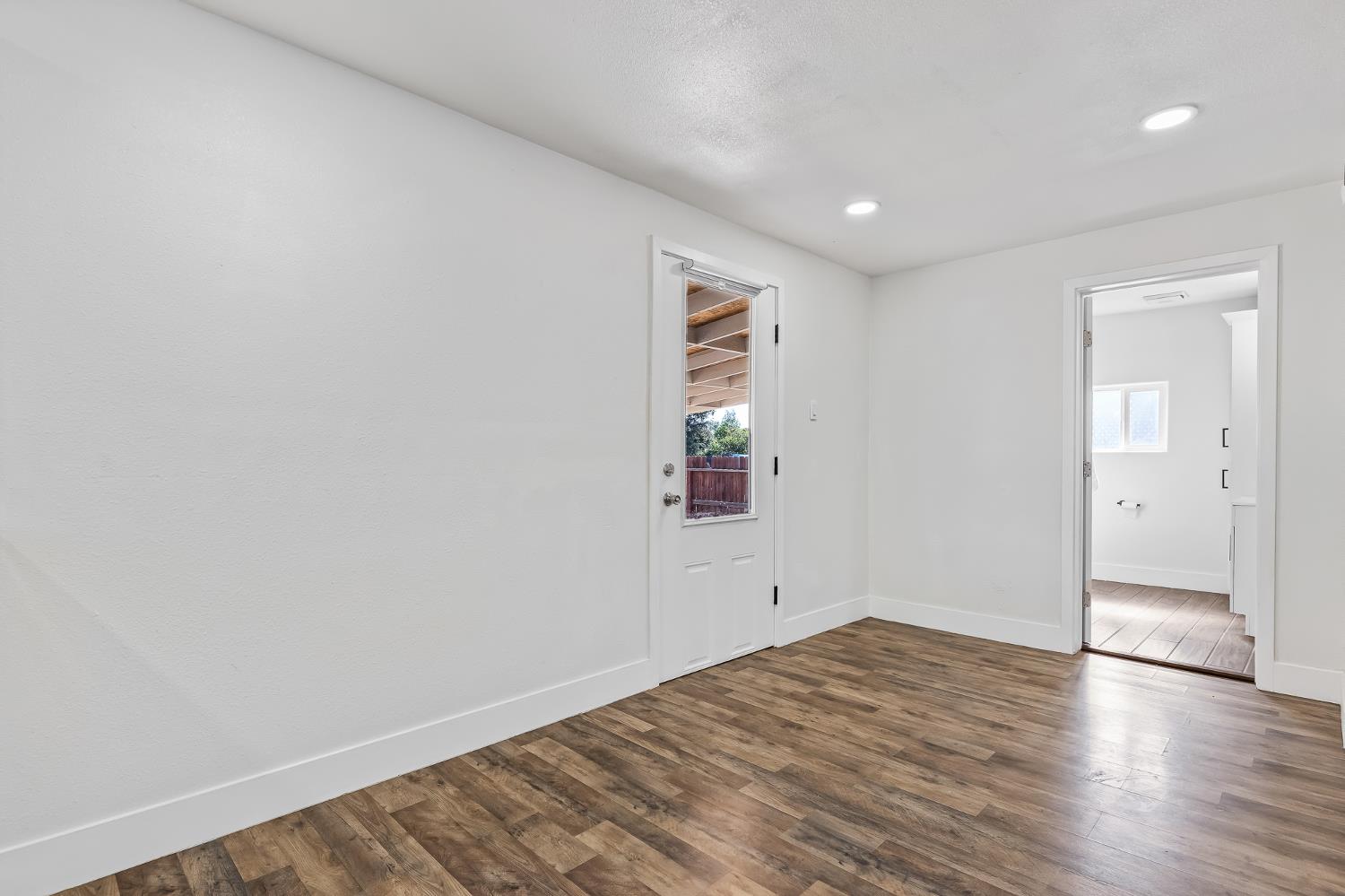 909 Dewitt, Clovis, CA 93612