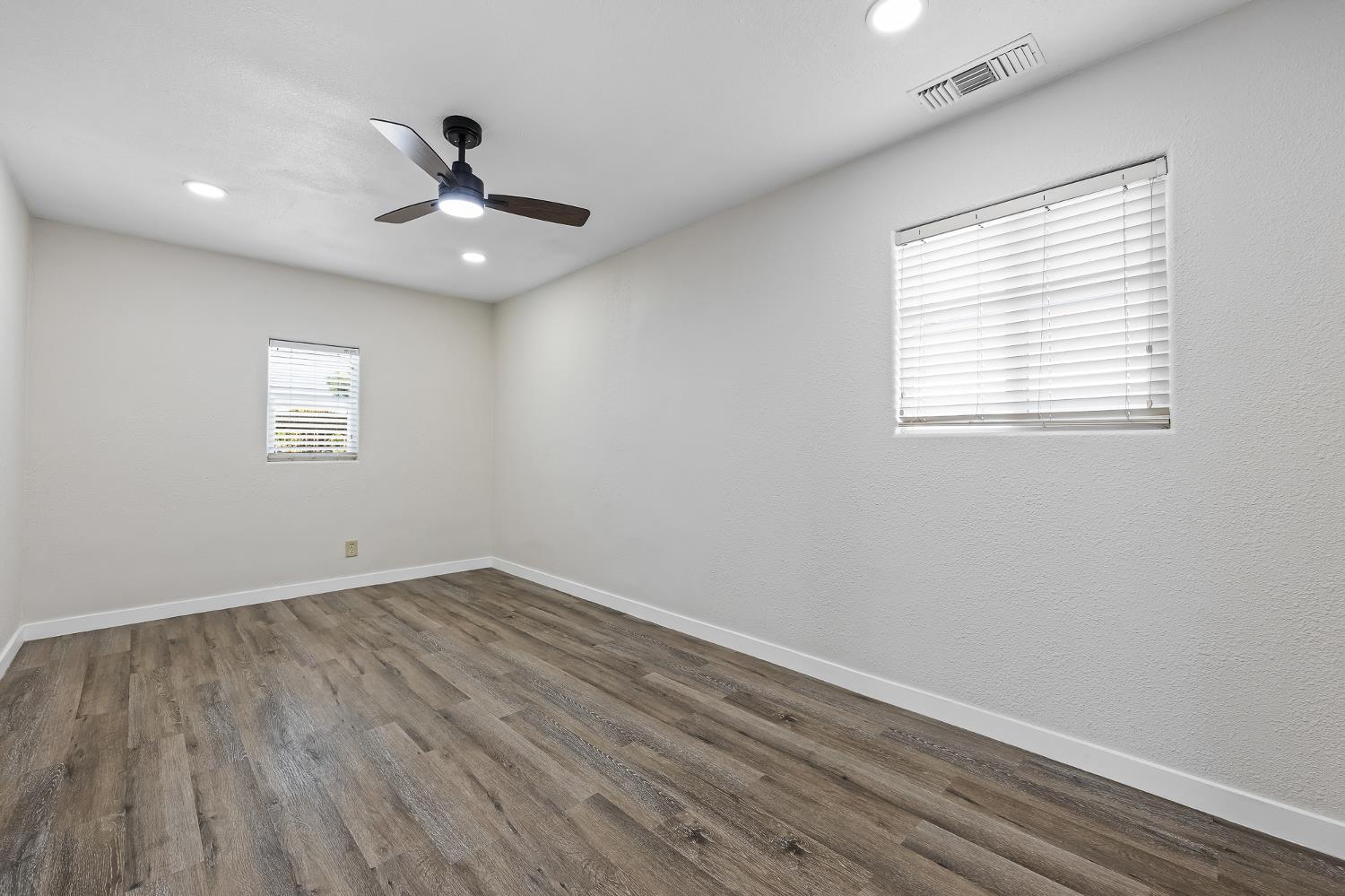 909 Dewitt, Clovis, CA 93612