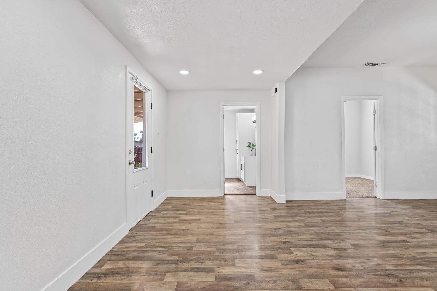 909 Dewitt, Clovis, CA 93612