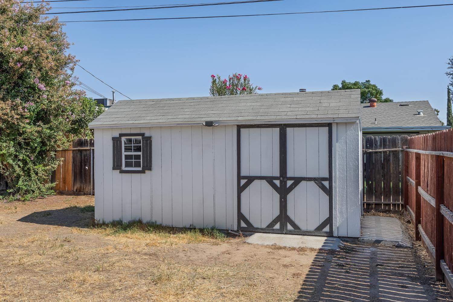 909 Dewitt, Clovis, CA 93612