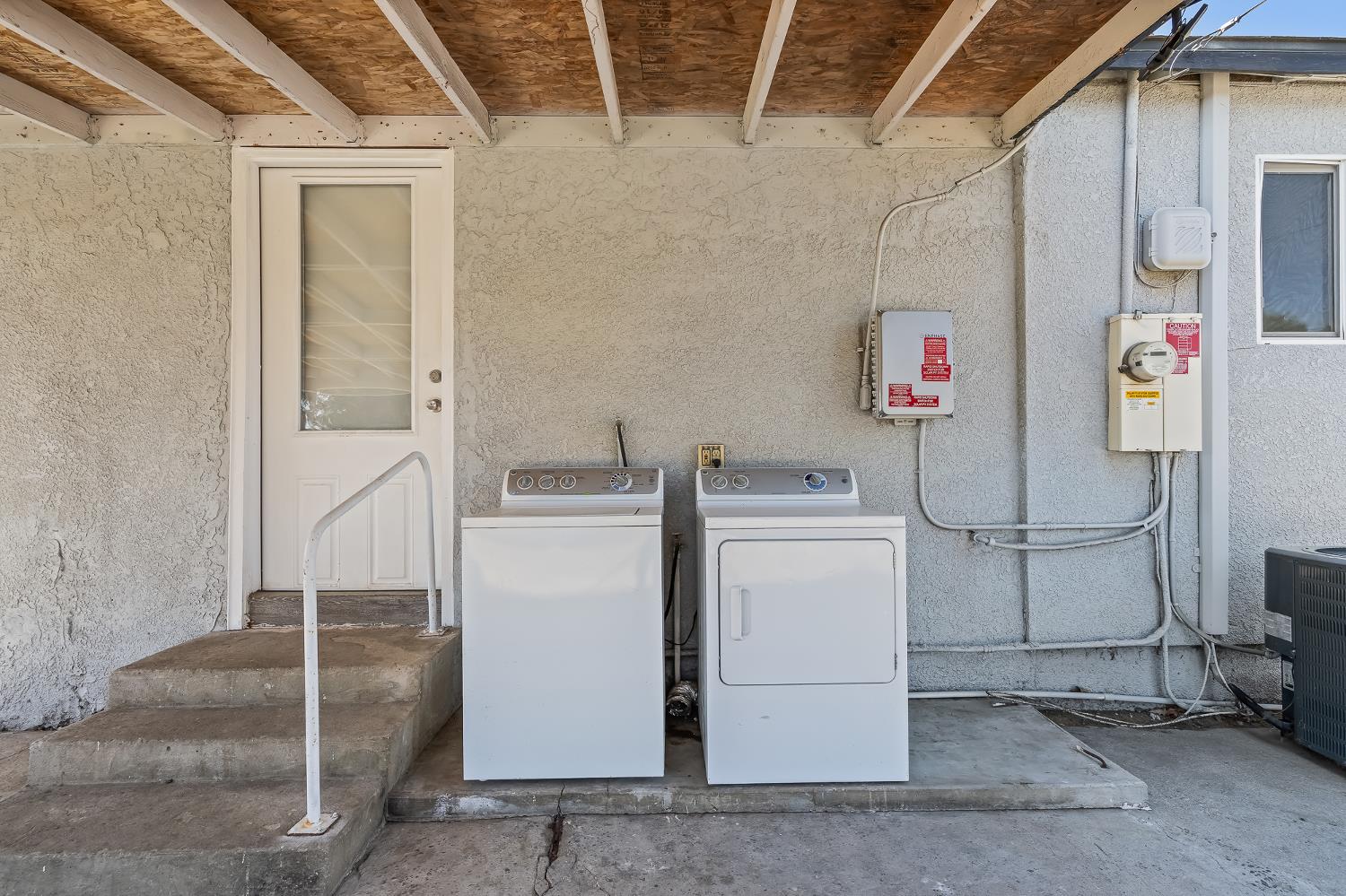 909 Dewitt, Clovis, CA 93612