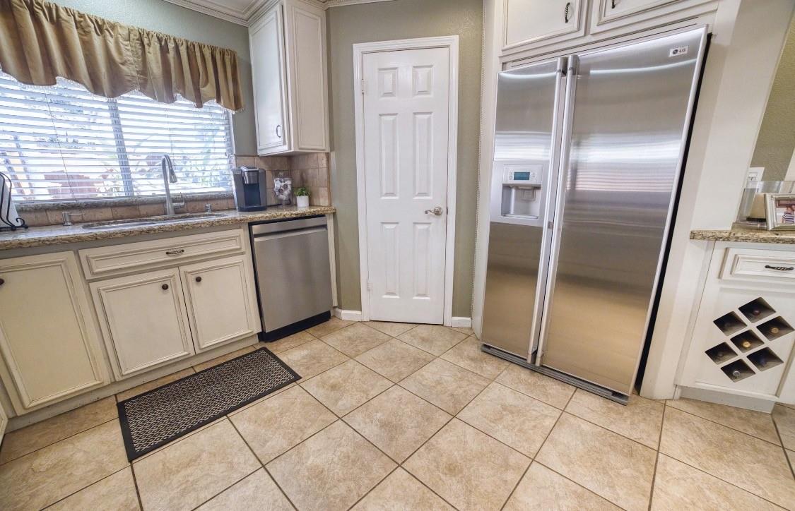 4694 W Gibson Ave, Fresno, CA 93722