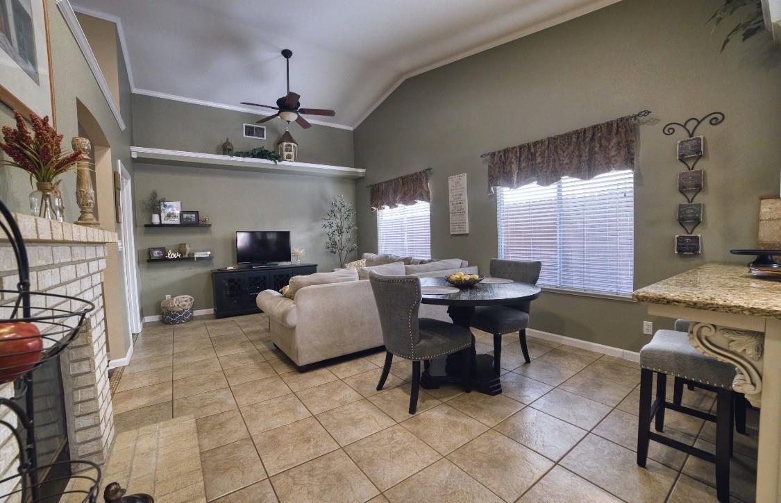 4694 W Gibson Ave, Fresno, CA 93722