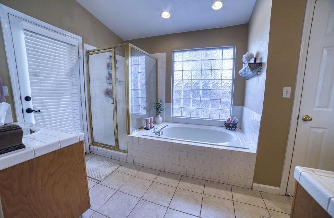 4694 W Gibson Ave, Fresno, CA 93722