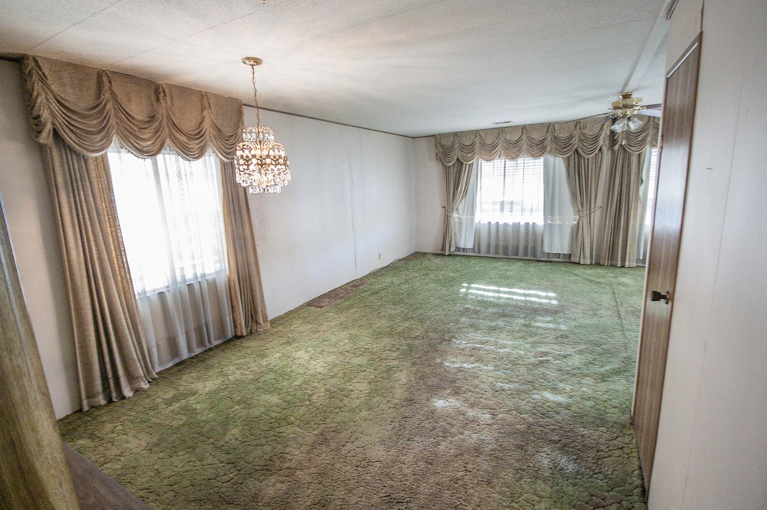 1701 Dinuba Ave #110, Selma, CA 93662