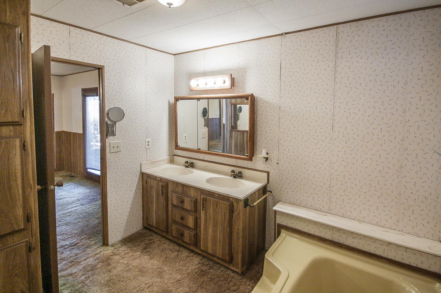 1701 Dinuba Ave #110, Selma, CA 93662