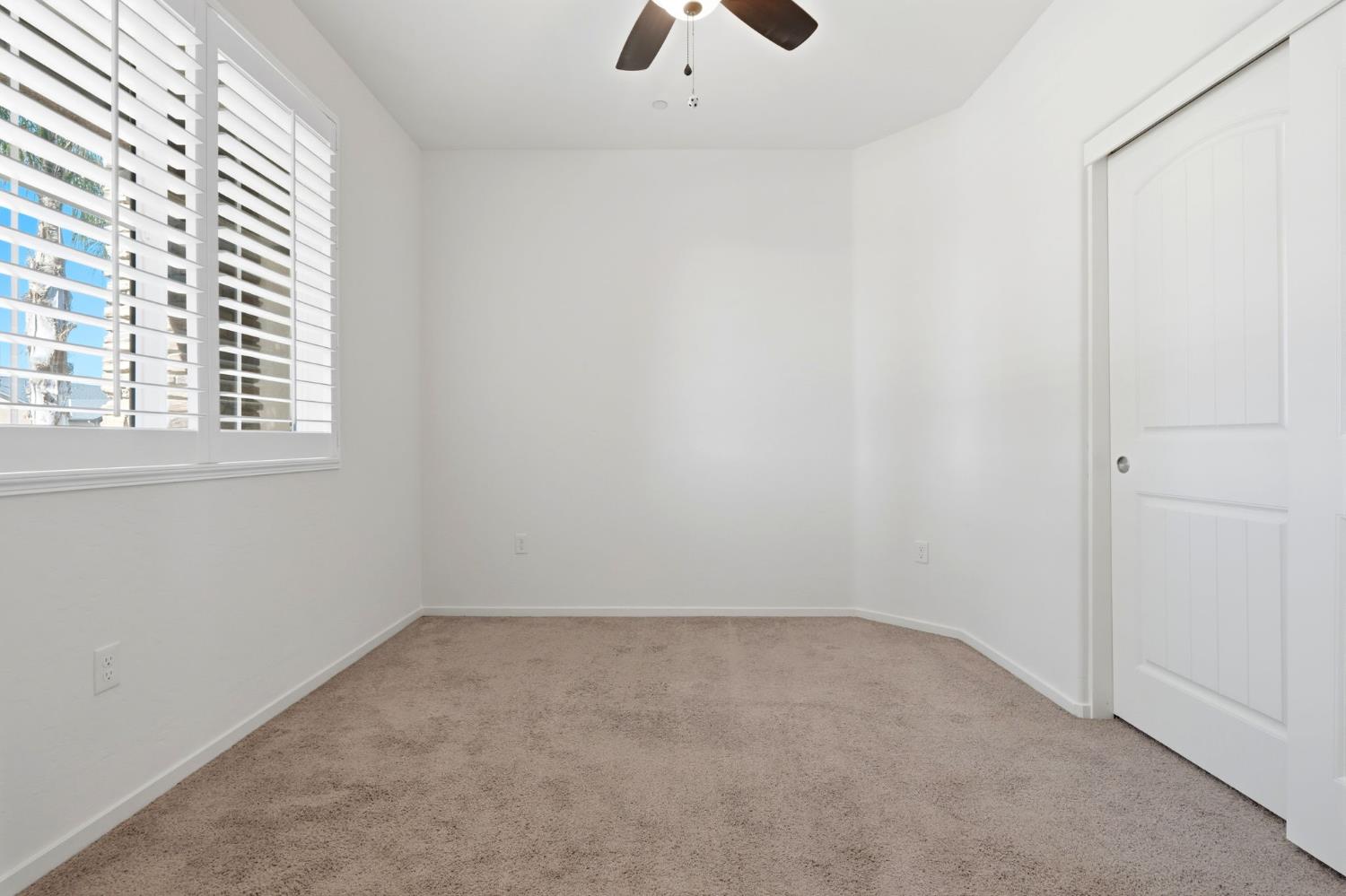 1592 Sidonia St, Hanford, CA 93230