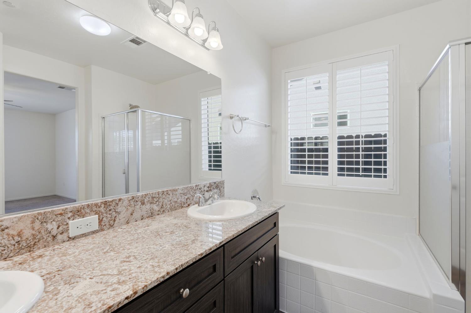 1592 Sidonia St, Hanford, CA 93230