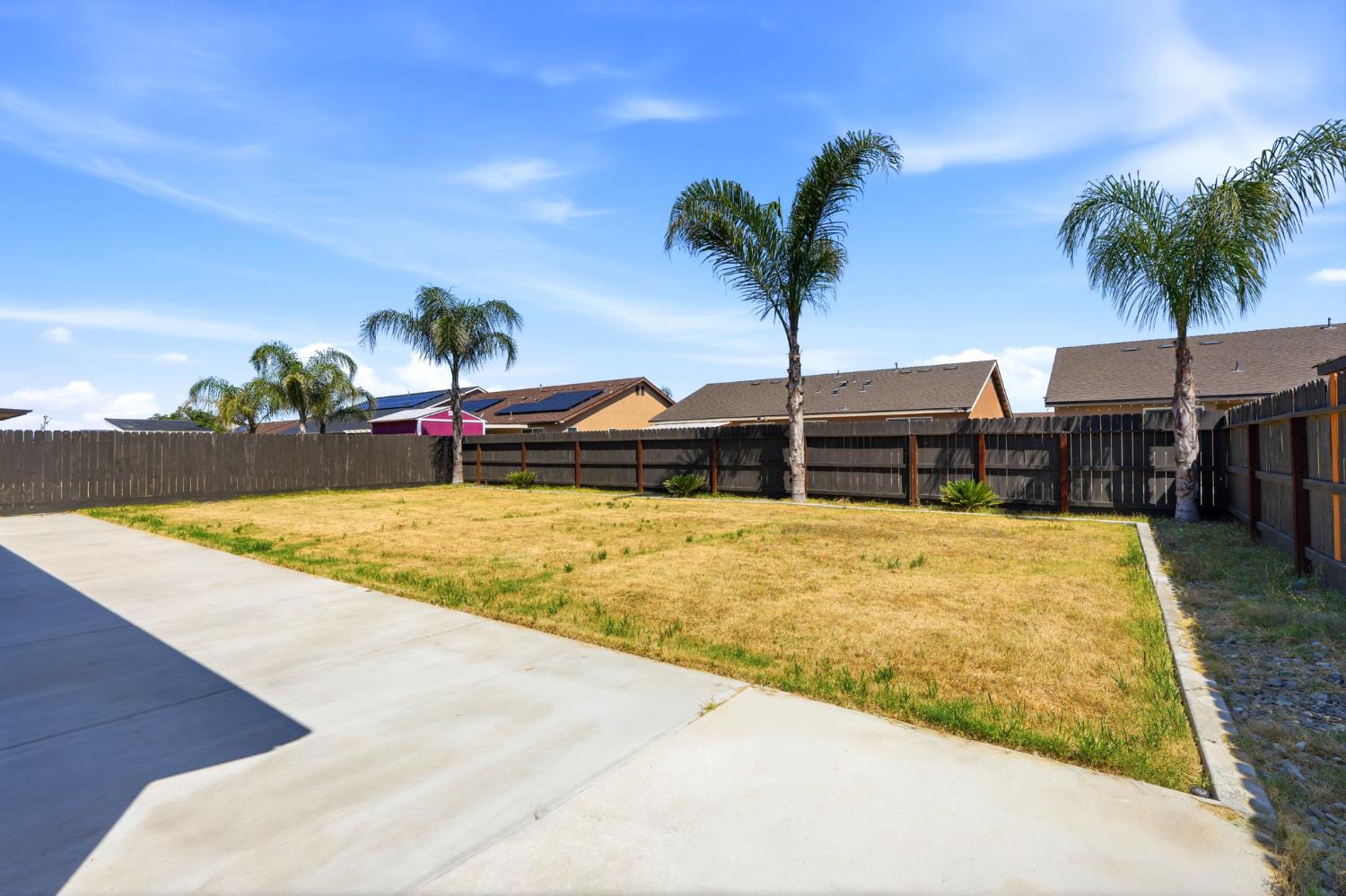 1592 Sidonia St, Hanford, CA 93230