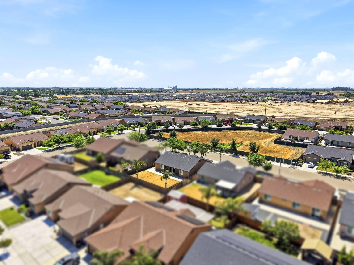 1592 Sidonia St, Hanford, CA 93230