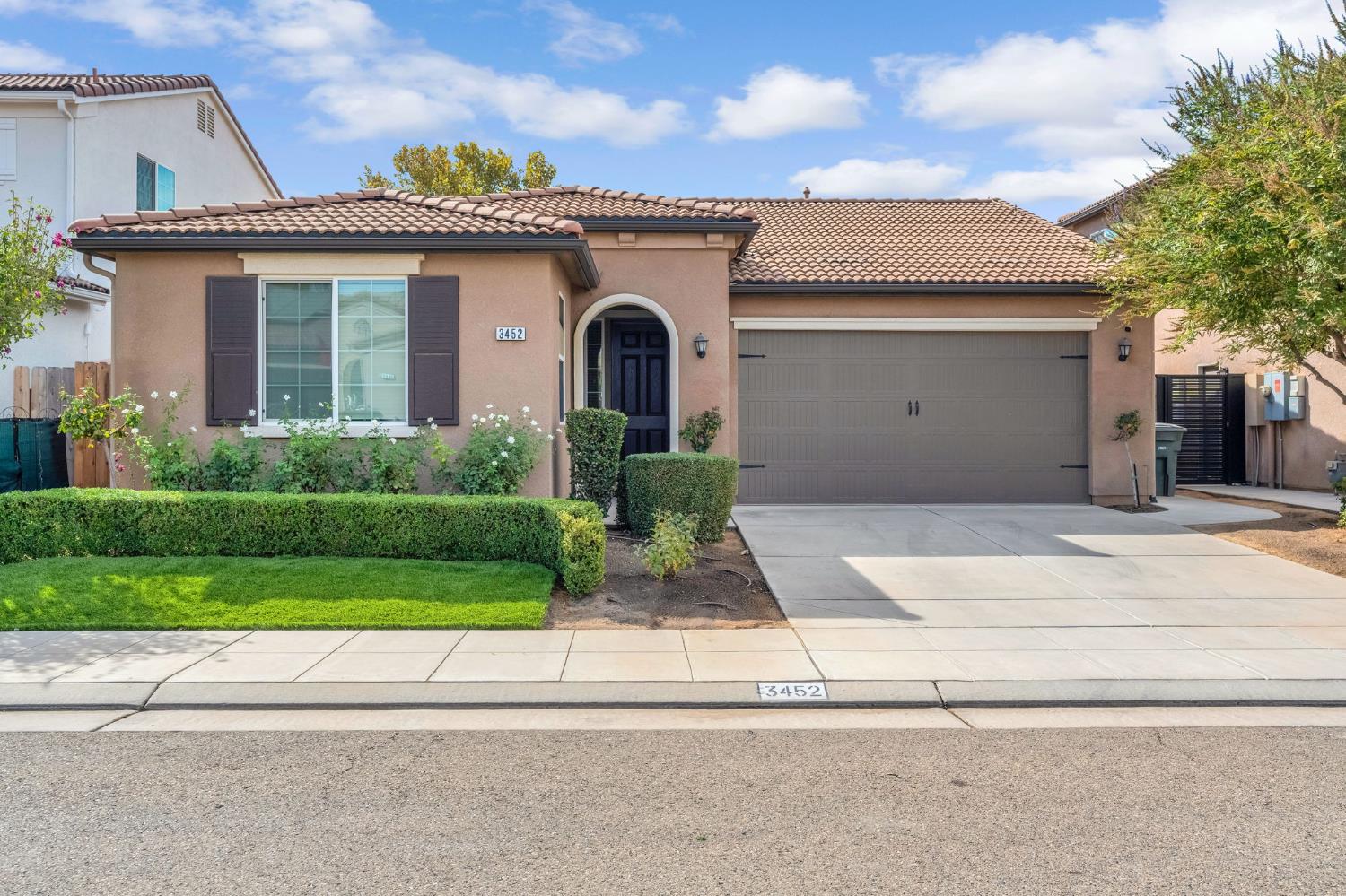 3452 Pontiac Ave, Clovis, CA 93619