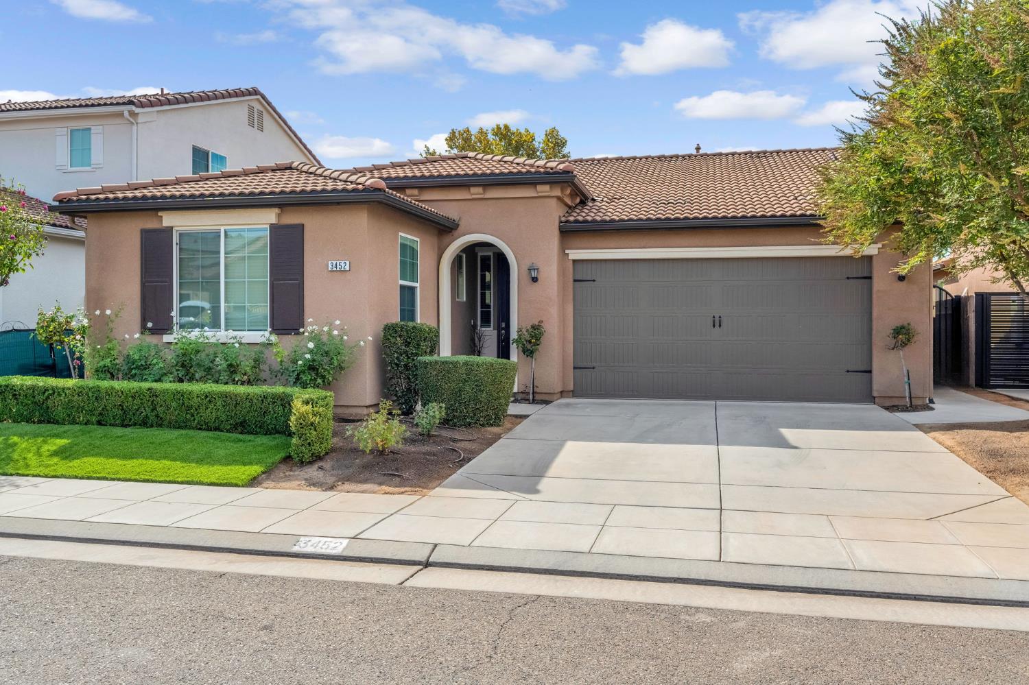 3452 Pontiac Ave, Clovis, CA 93619