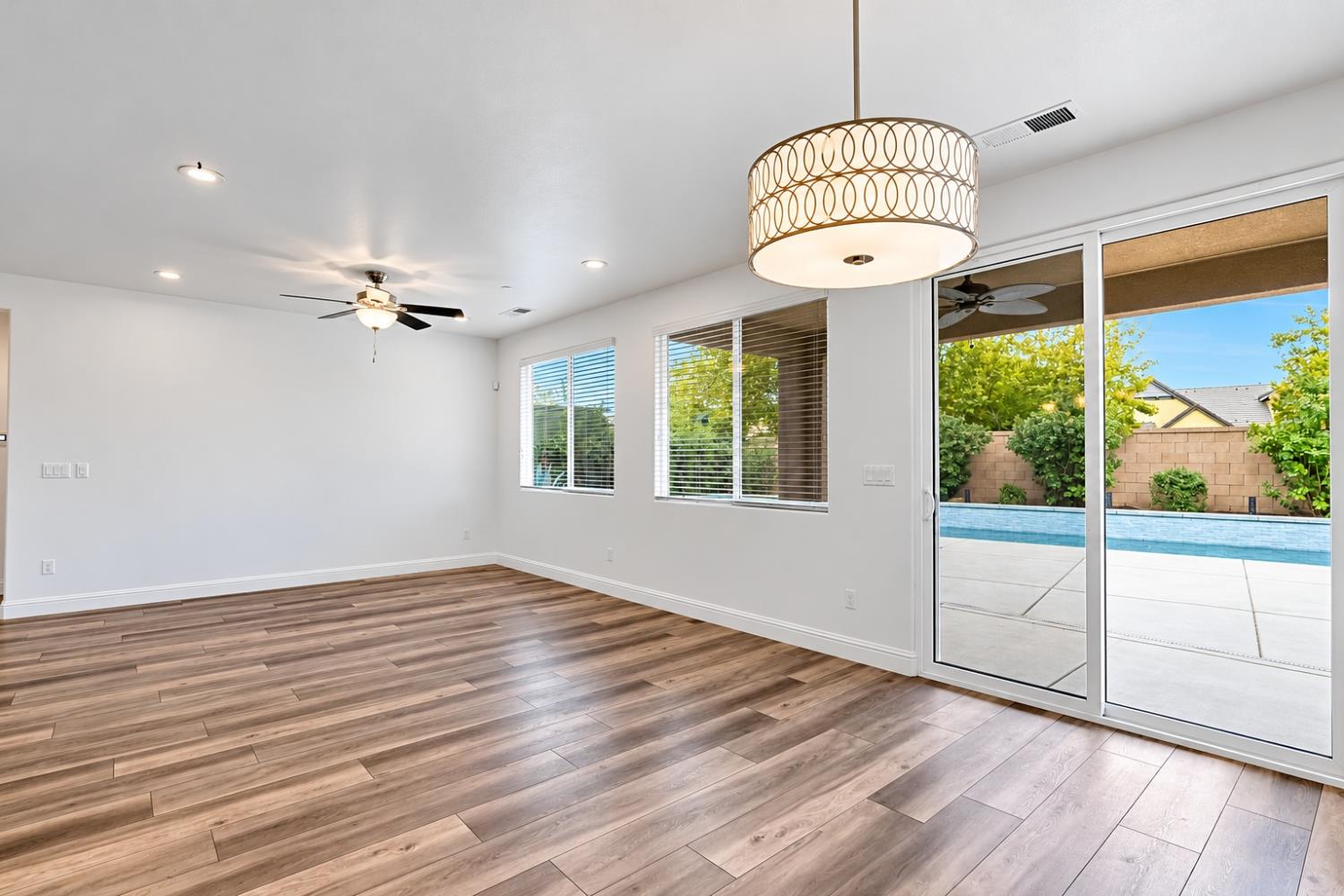 3452 Pontiac Ave, Clovis, CA 93619