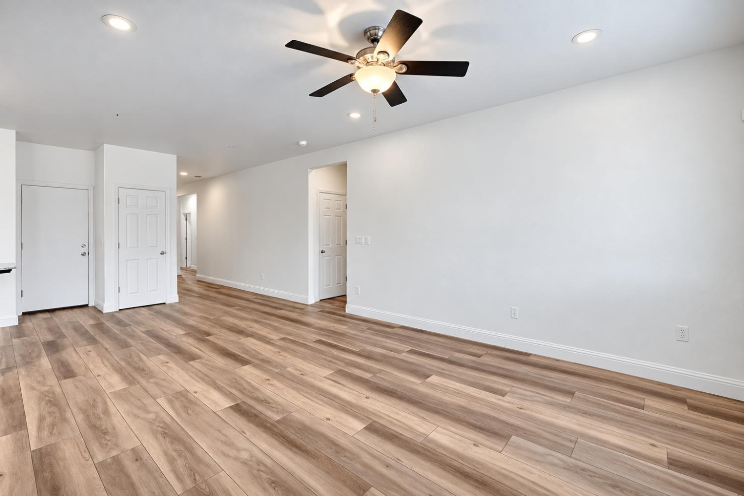 3452 Pontiac Ave, Clovis, CA 93619