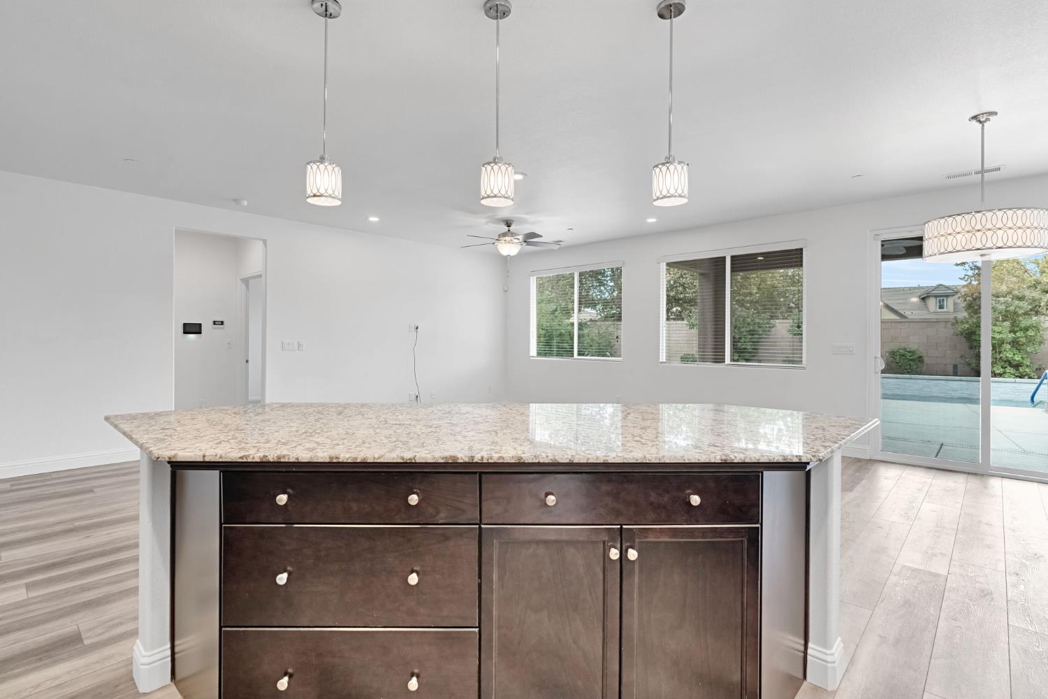 3452 Pontiac Ave, Clovis, CA 93619