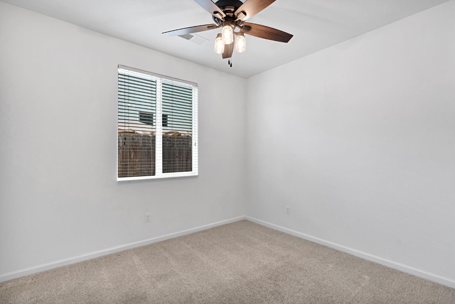 3452 Pontiac Ave, Clovis, CA 93619