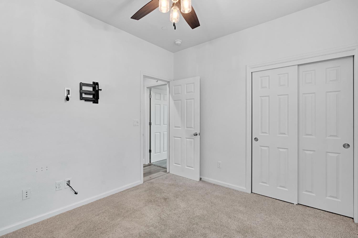 3452 Pontiac Ave, Clovis, CA 93619