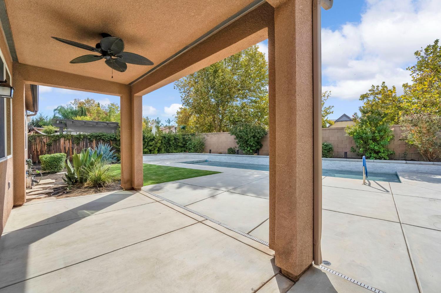 3452 Pontiac Ave, Clovis, CA 93619
