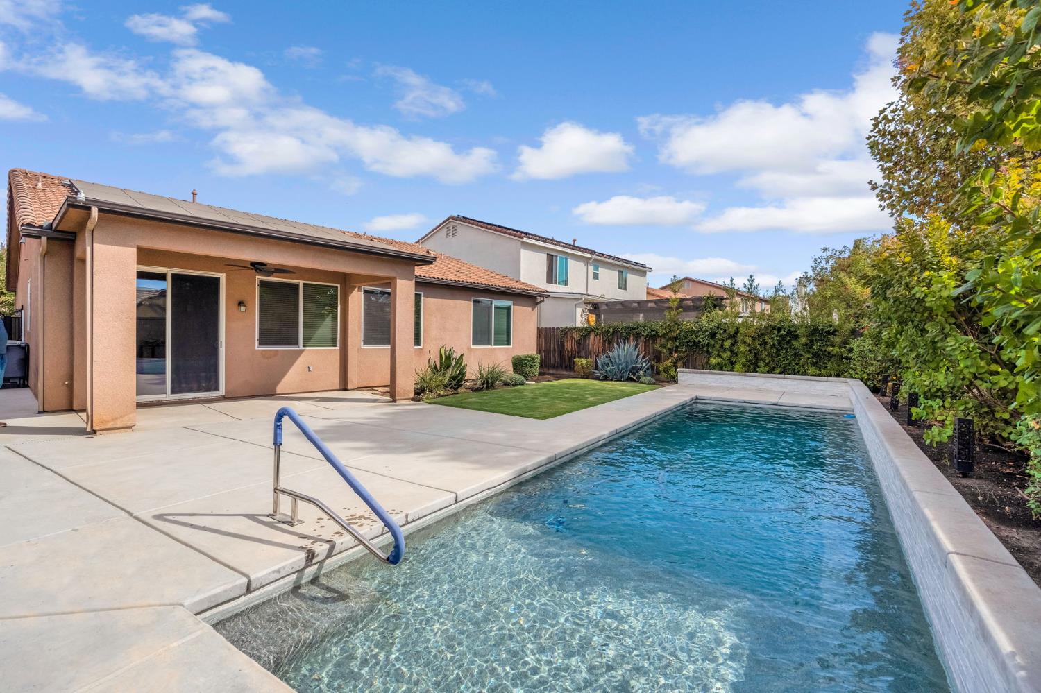 3452 Pontiac Ave, Clovis, CA 93619