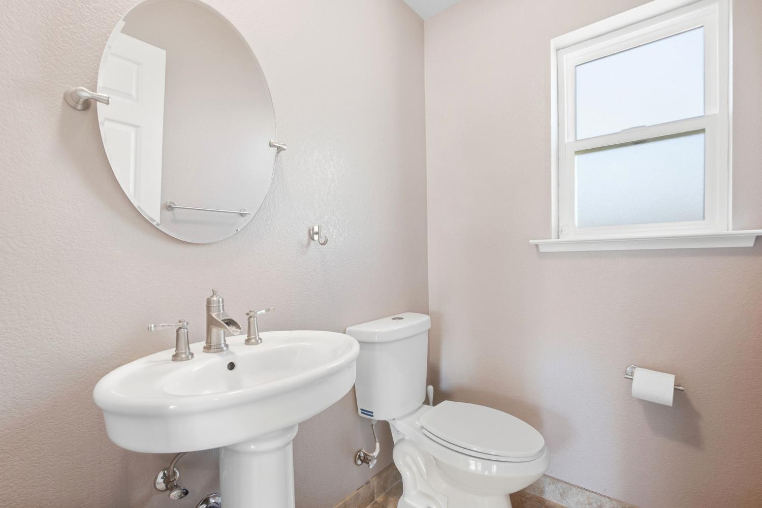 3152 Love Ct, Madera, CA 93637