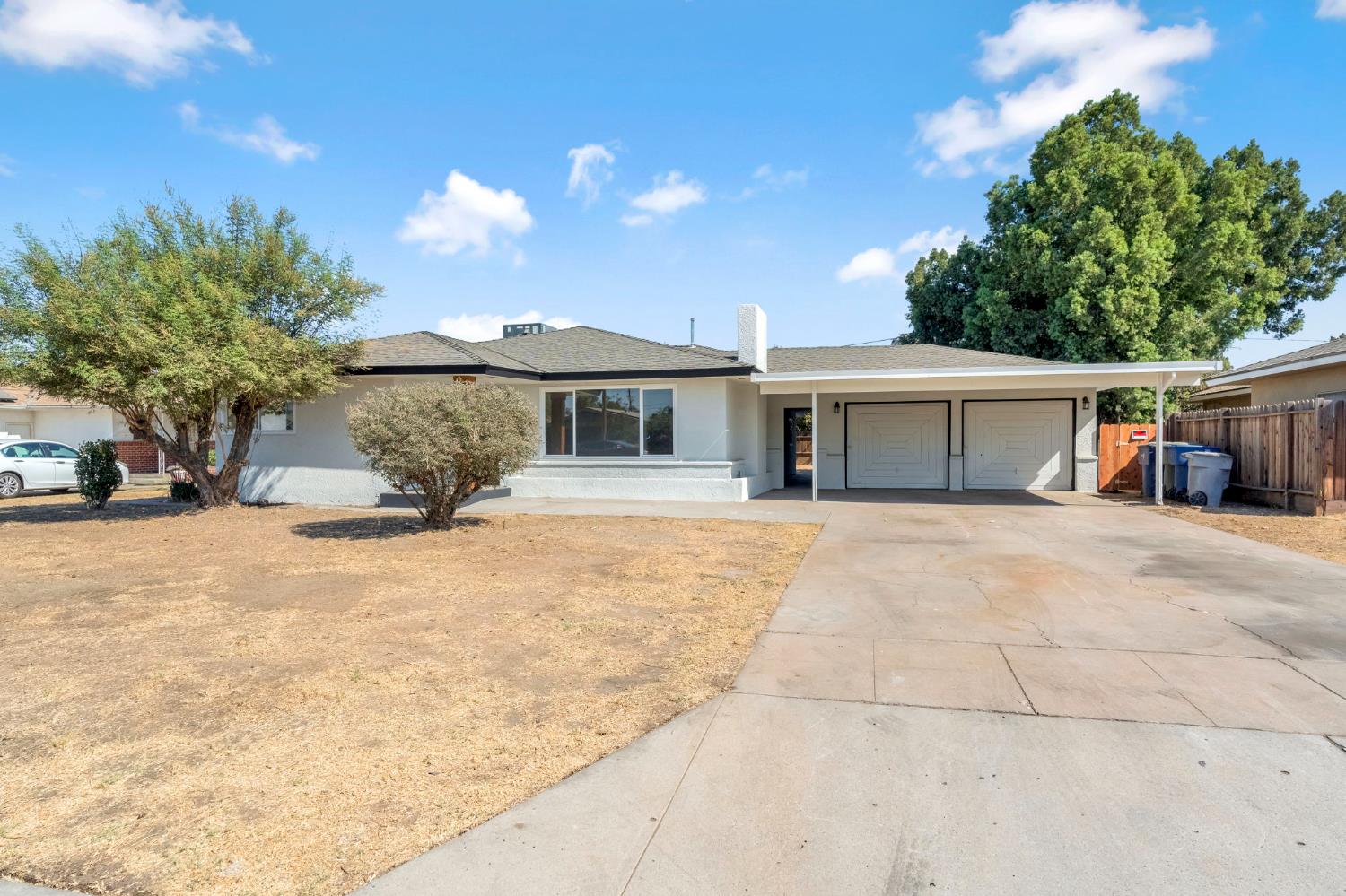 2320 N Price Ave, Fresno, CA 93703