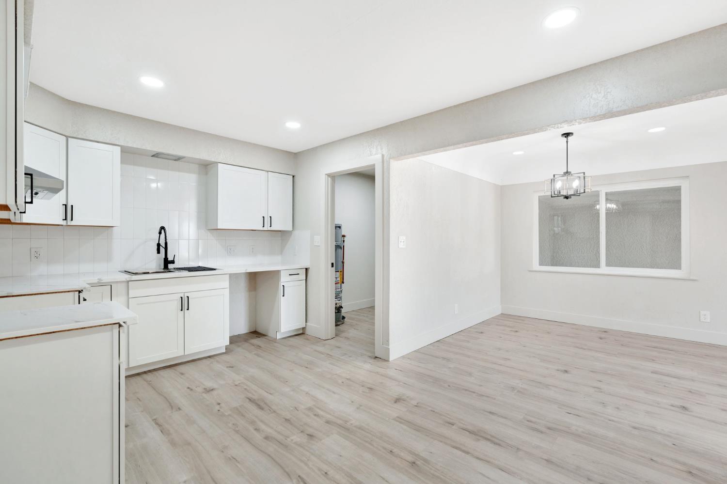 2320 N Price Ave, Fresno, CA 93703