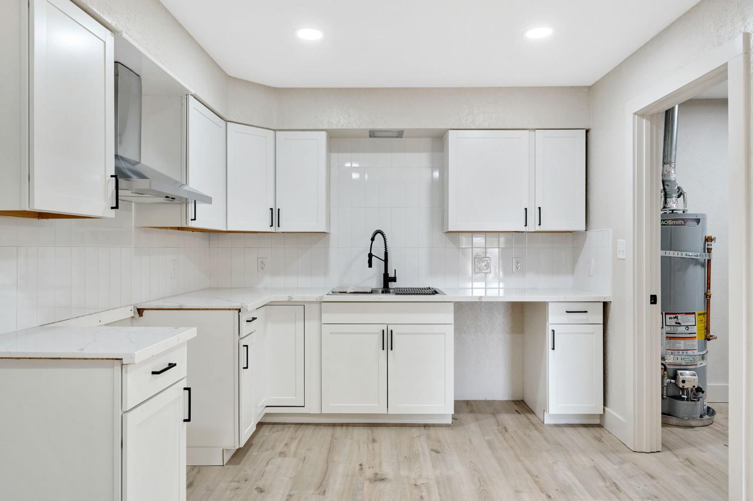 2320 N Price Ave, Fresno, CA 93703