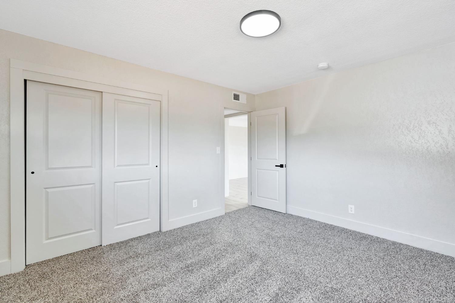 2320 N Price Ave, Fresno, CA 93703